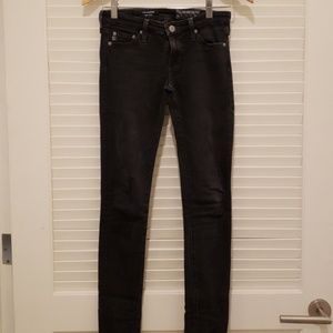 AG Mid rise super skinny legging jeans in size 24